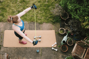 Read more about the article Women who do strength training live longer. How much is enough?